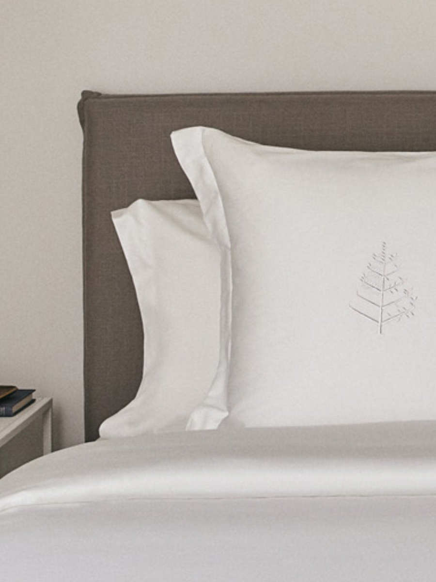 Down & Feather Pillow - Signature White / Standard
