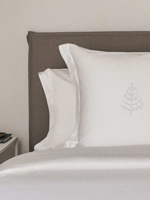 Down & Feather Pillow - Signature White / Standard
