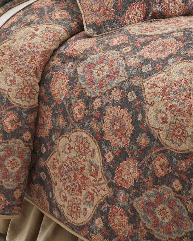 Caspian 3-Piece Comforter Set, QUEEN
