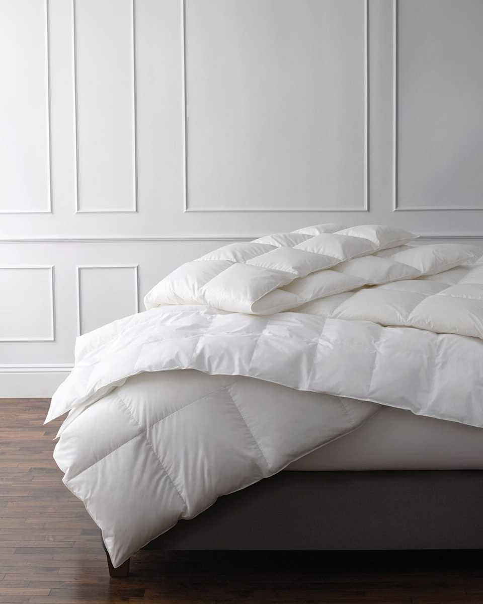 Libero All-Season Queen Comforter