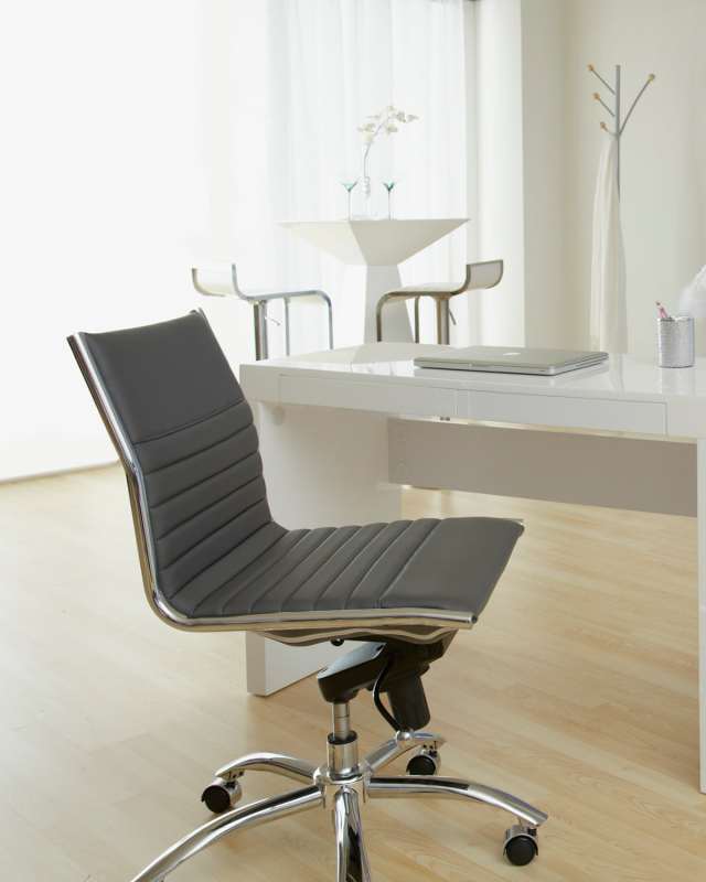 Dirk Low Back Office Chair w/o Armrests