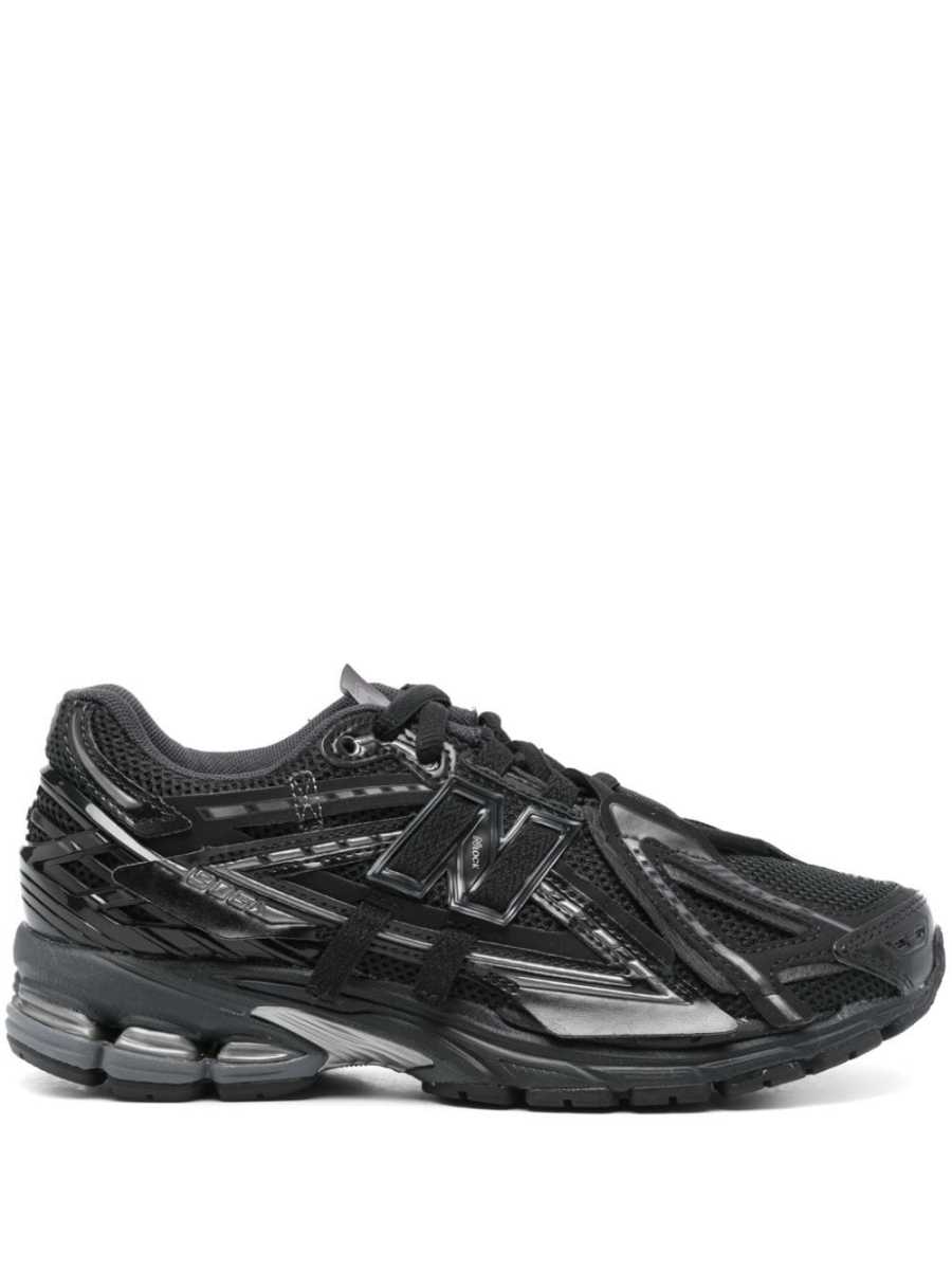 1906A sneakers