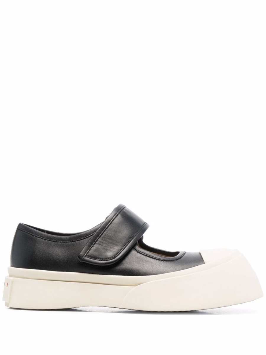 leather Mary Jane pumps