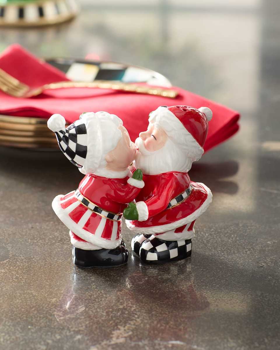 Nick's Pick Santa & Mrs. Claus Salt and Pepper Set