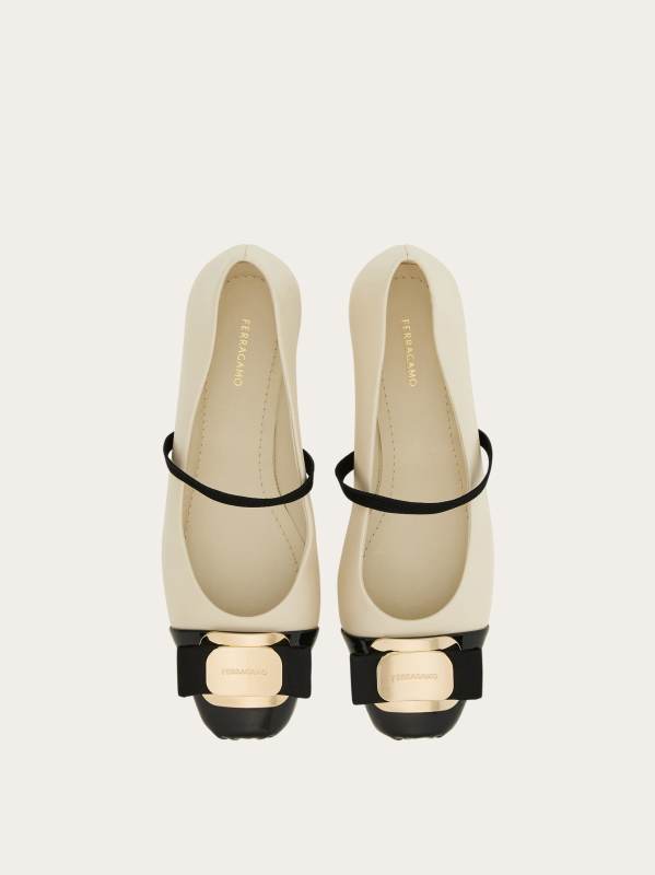 FERRAGAMO New Vara plate bicolor ballet flat
