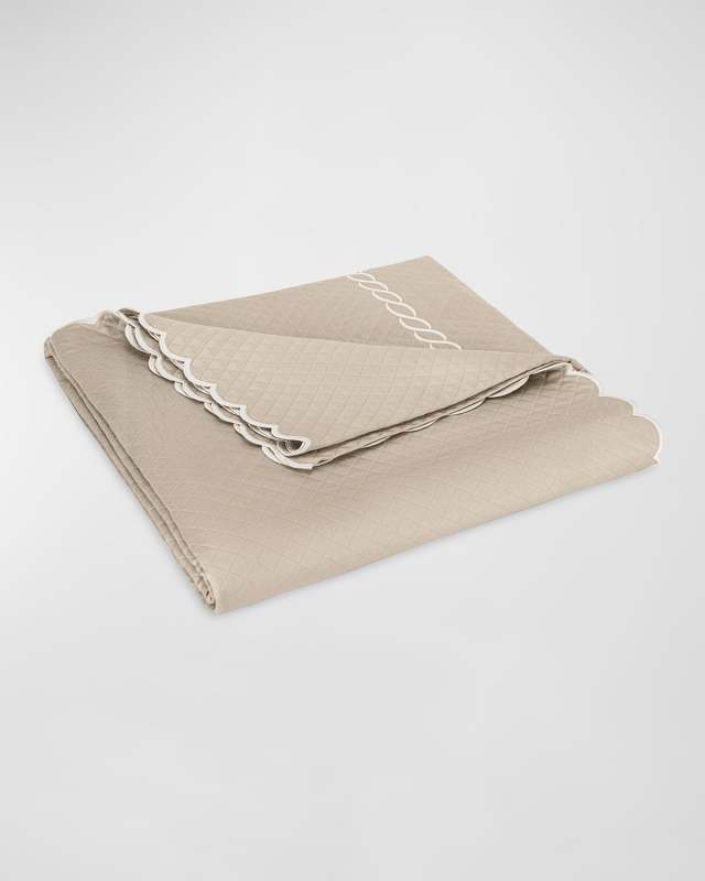Classic Chain Scallop Matelasse King Coverlet