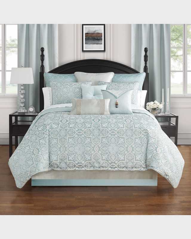 Arezzo Comforter Set