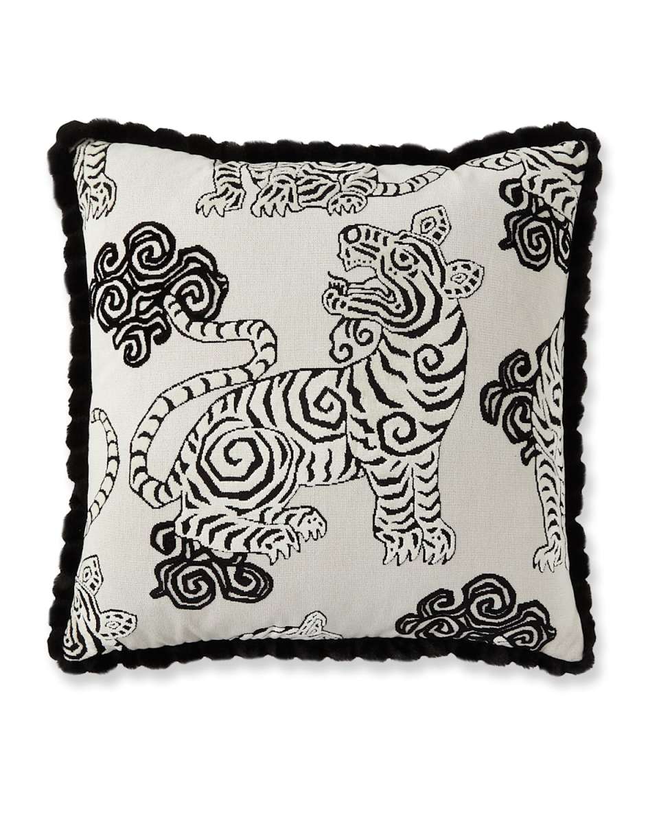 Akbar Pillow