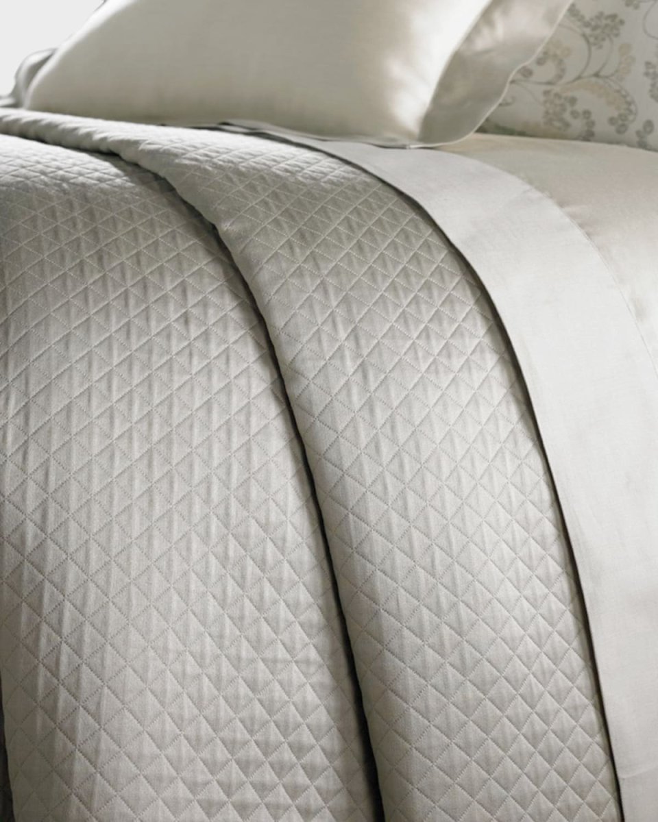 Diamond Full/Queen Pique Coverlet