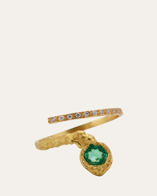 Eva Ring in 18K Solid Yellow Gold with 4.4mm Emerald and Top Wesselton VVS Diamonds