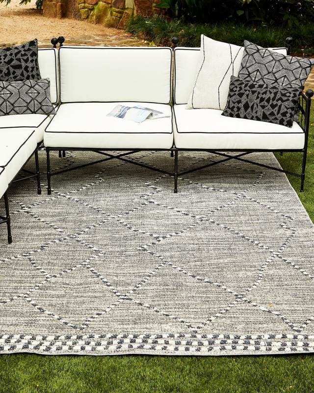 Olympia Indoor Outdoor Rug, 5' x 8'