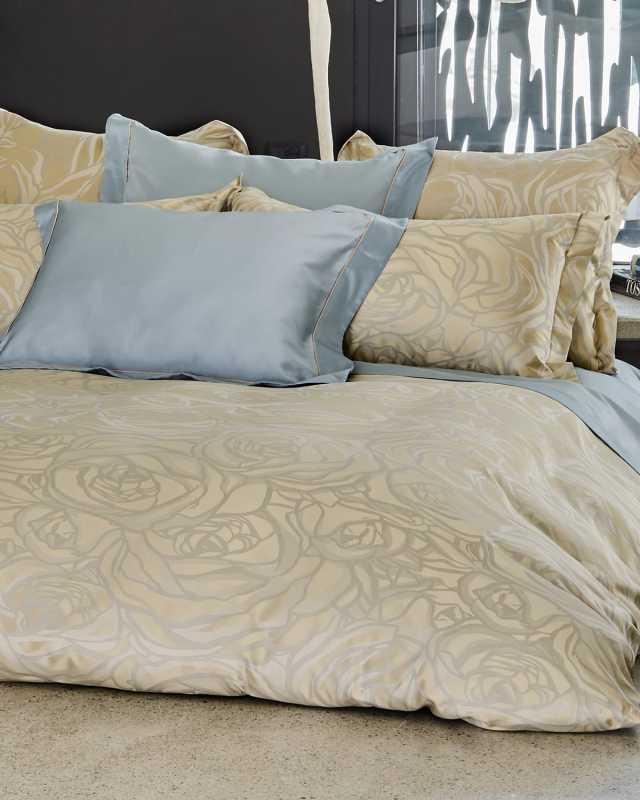 Roseto Duvet Cover