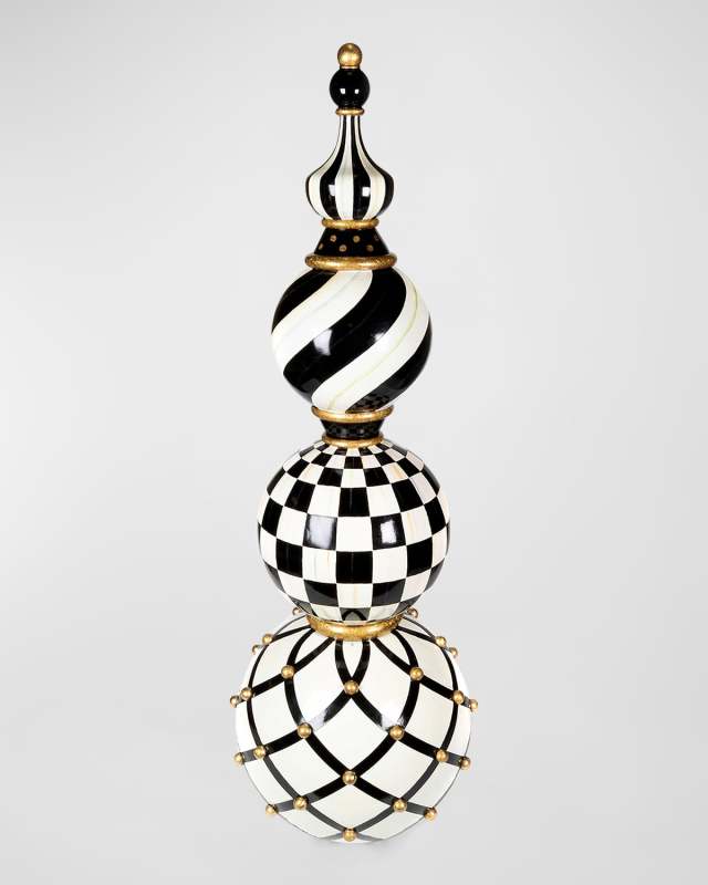 Courtly Check Trophy Topiary