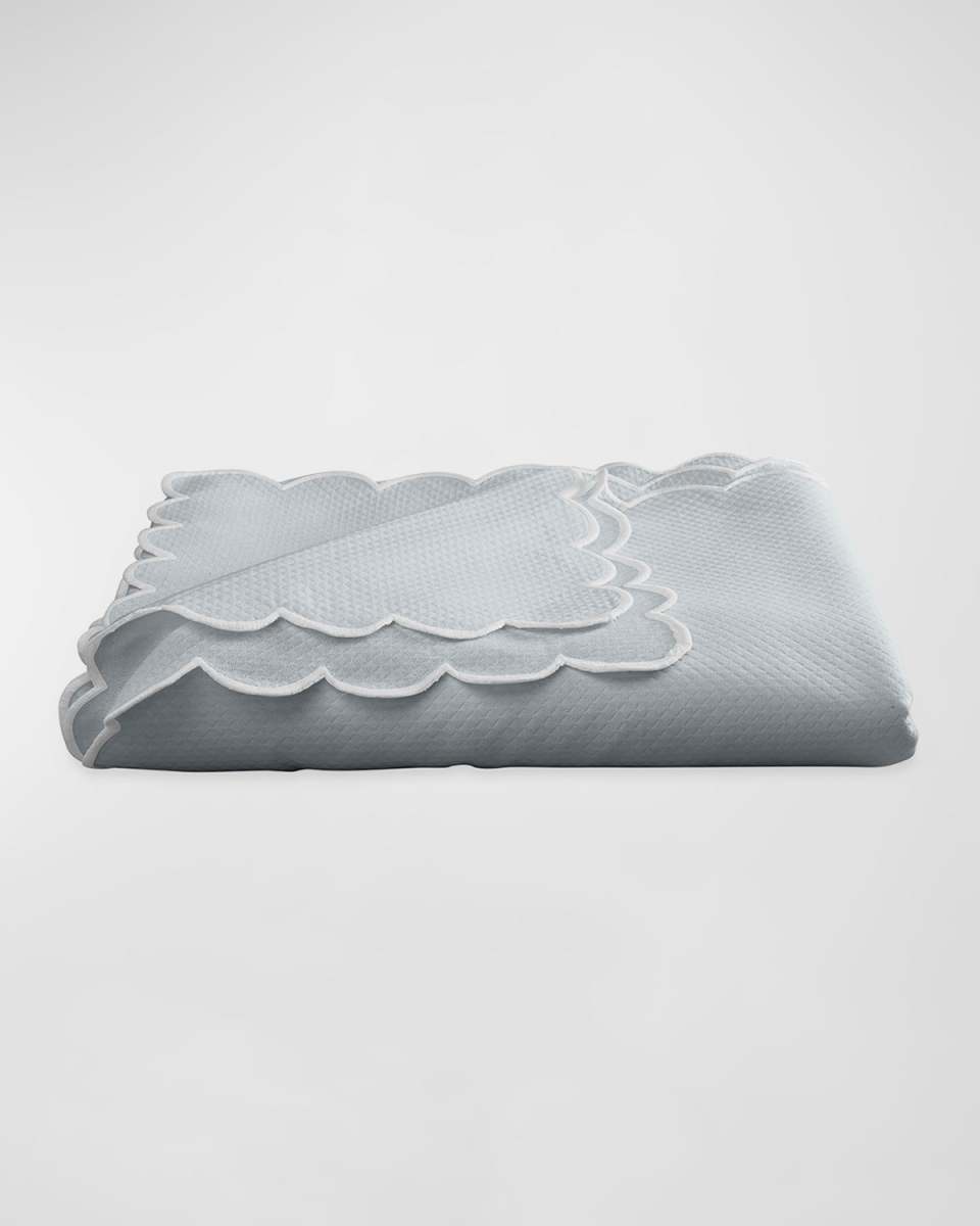 Savannah Gardens Tablecloth, 68" x 144"