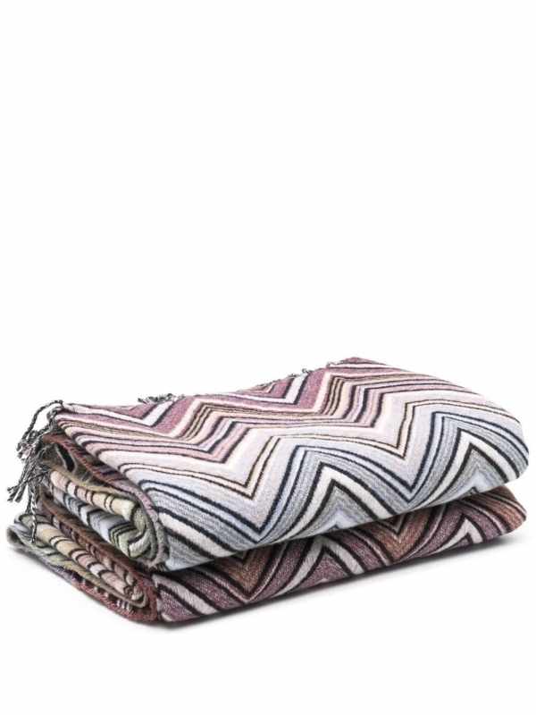 zigzag-design blanket