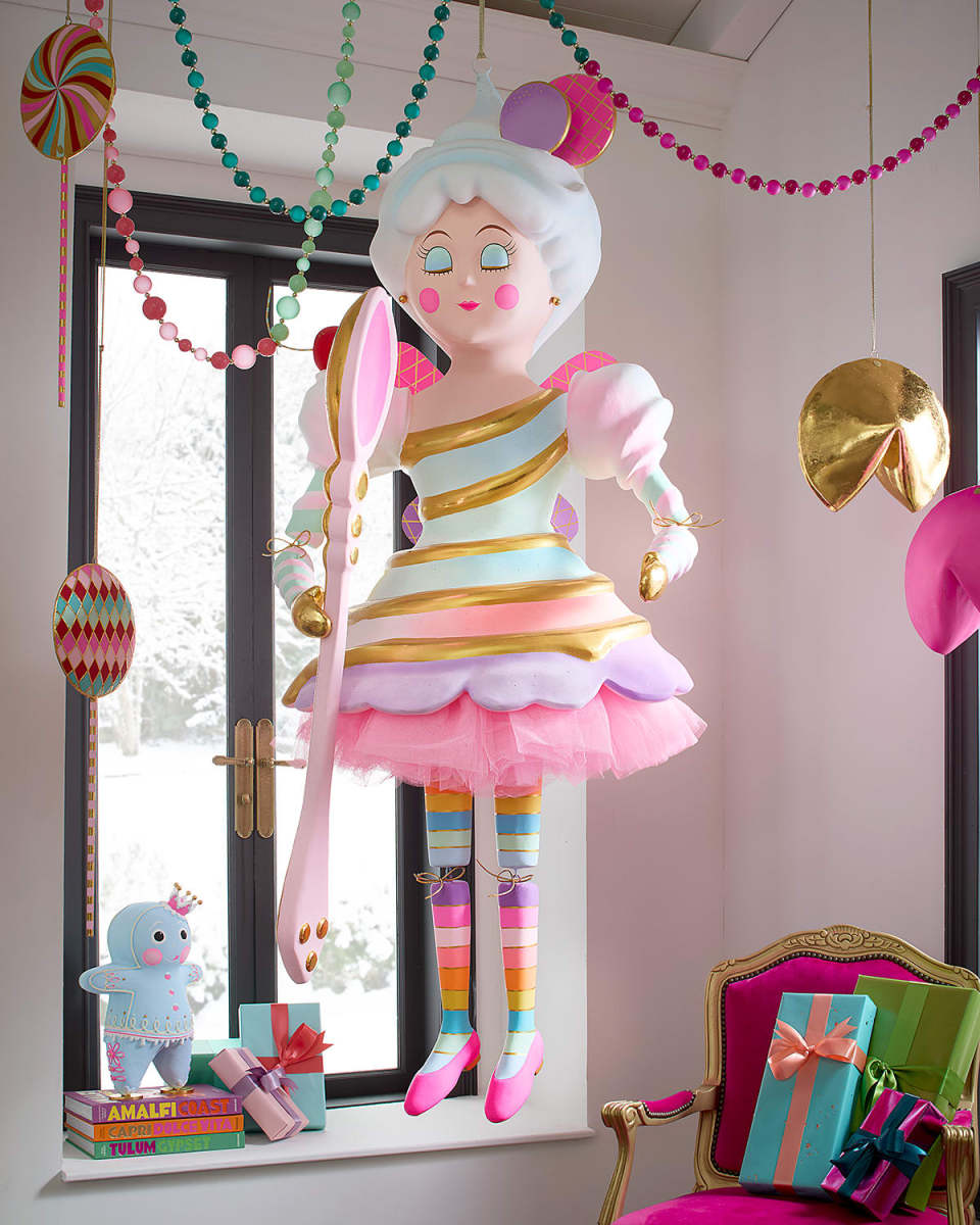 Lickowish Holiday Display, 73"