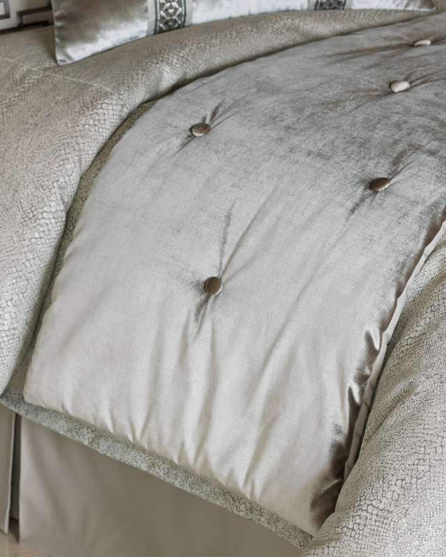 Ezra Bed Scarf, 25" x 90"
