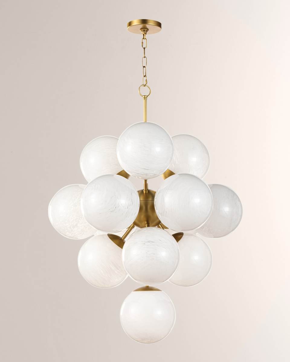 La Dame Chandelier