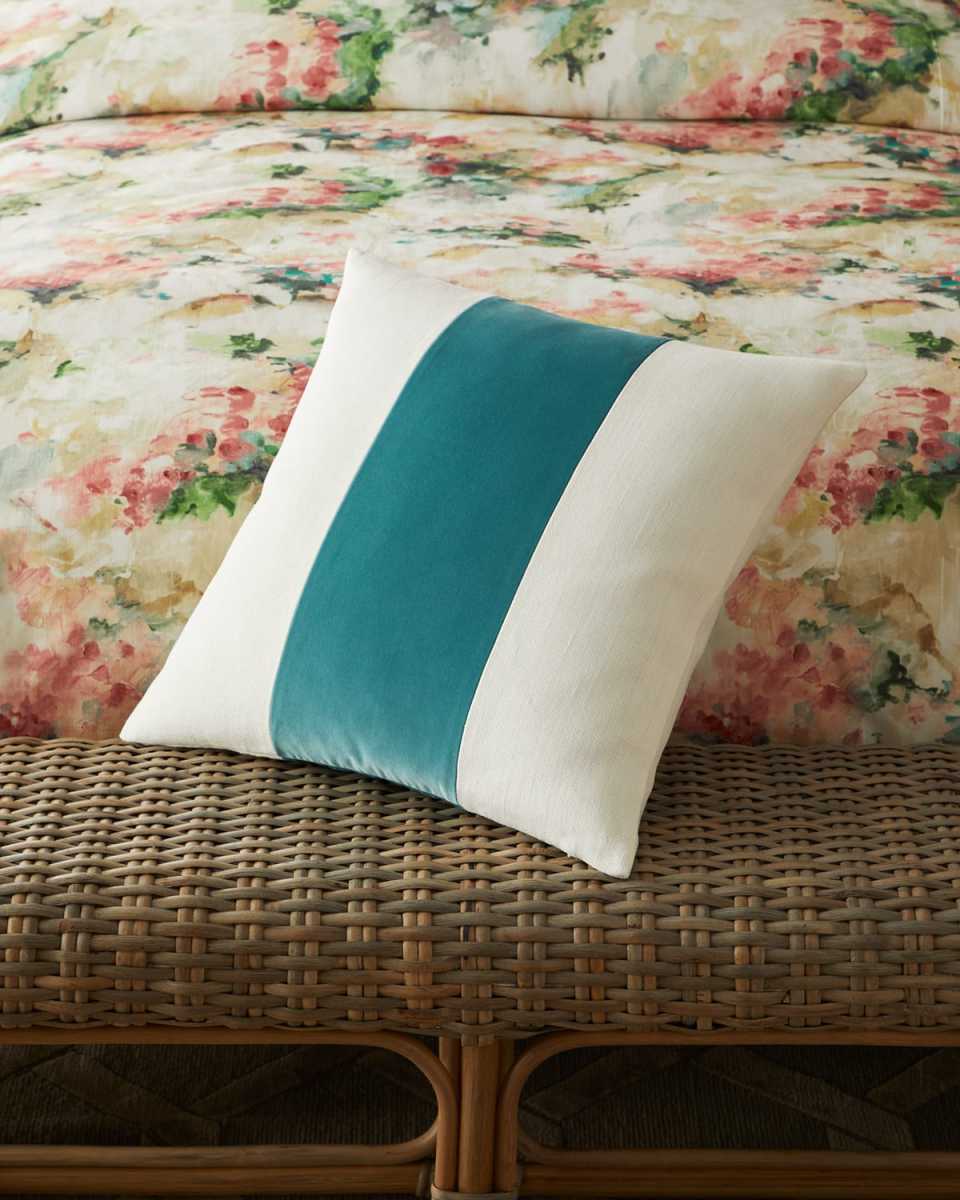 Velours Pillow, 22"Sq.