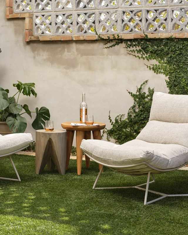 Zuri Outdoor Round End Table