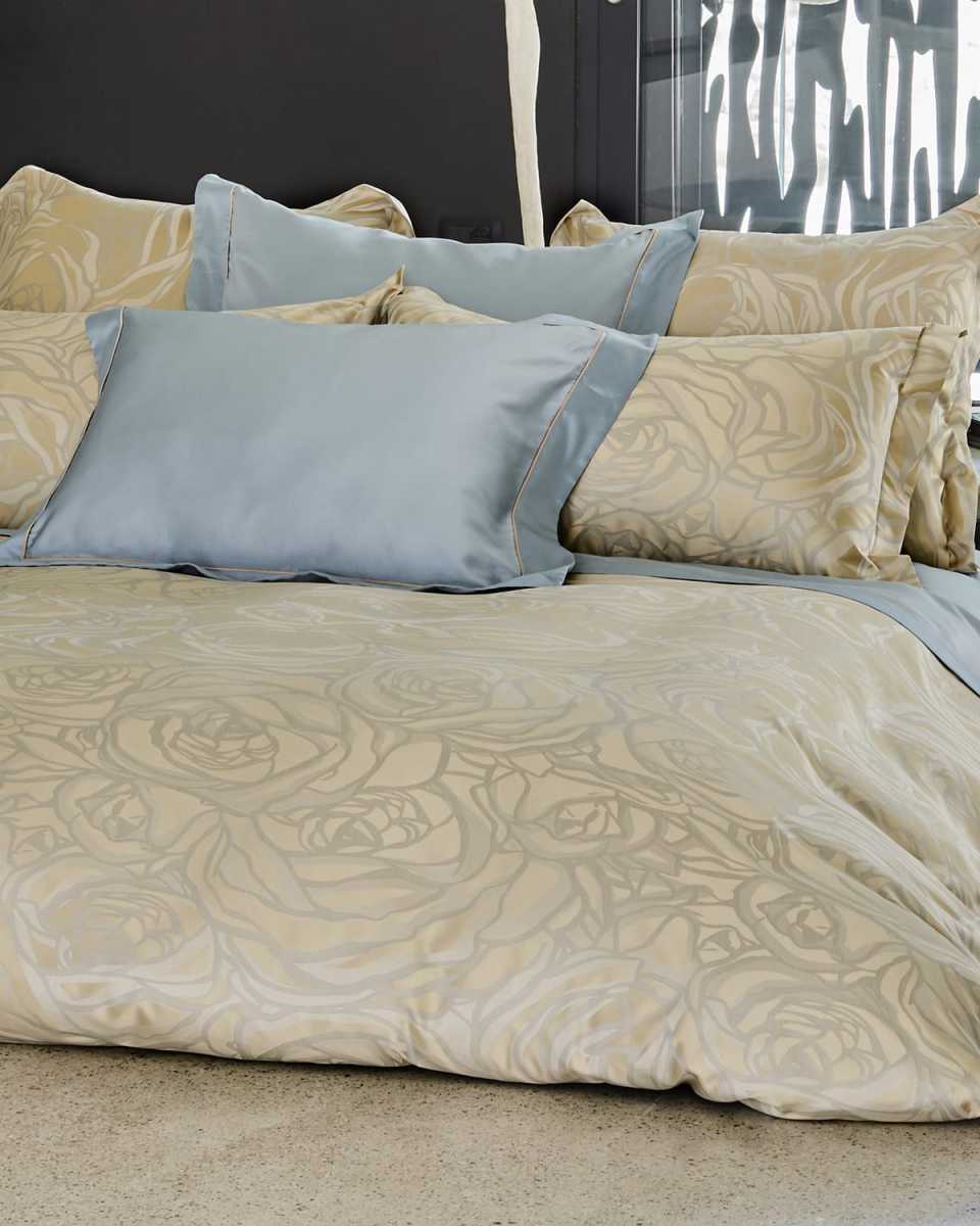 Roseto Duvet Cover