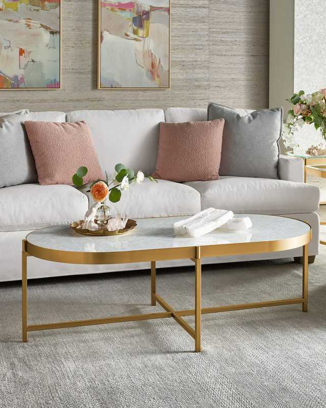 Editorial Cocktail Tabl
