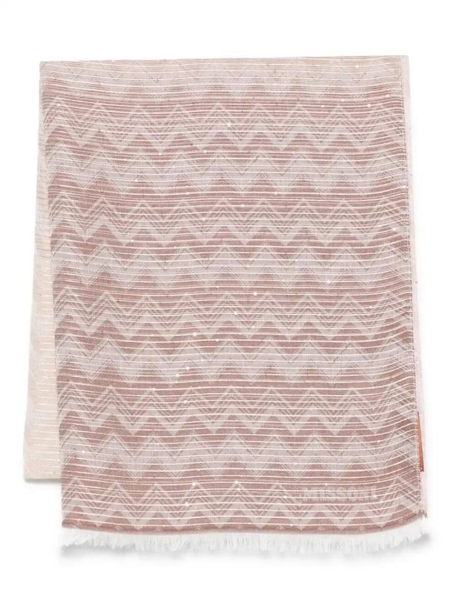 zigzag-woven scarf