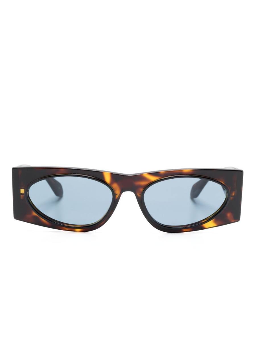 tortoiseshell-effect sunglasses