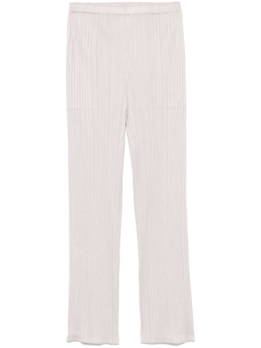 pleated trousers