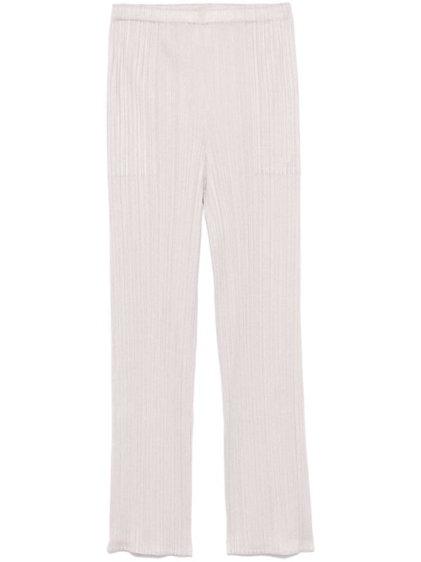 pleated trousers