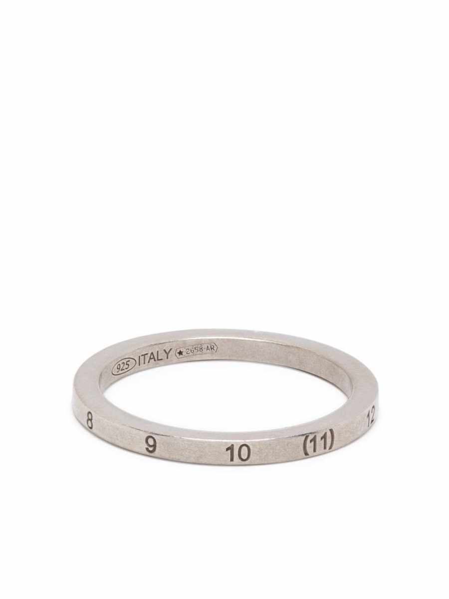 Numerical engraved ring