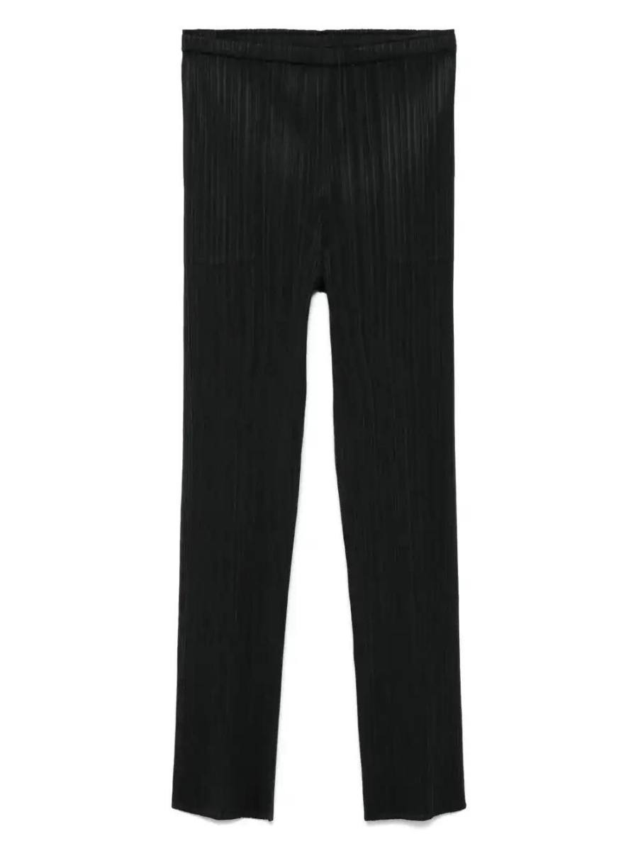 pleated trousers
