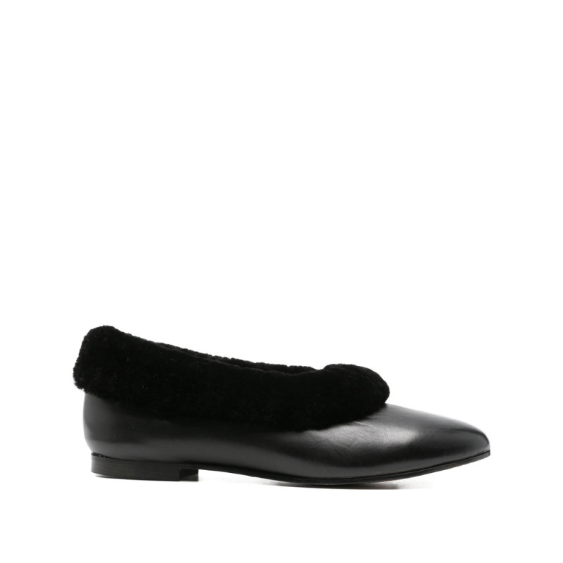 About Arianne Elias Leather Ballet Flats