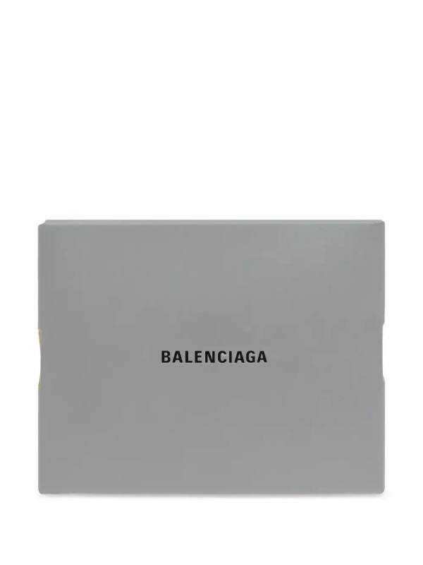 Box clutch bag
