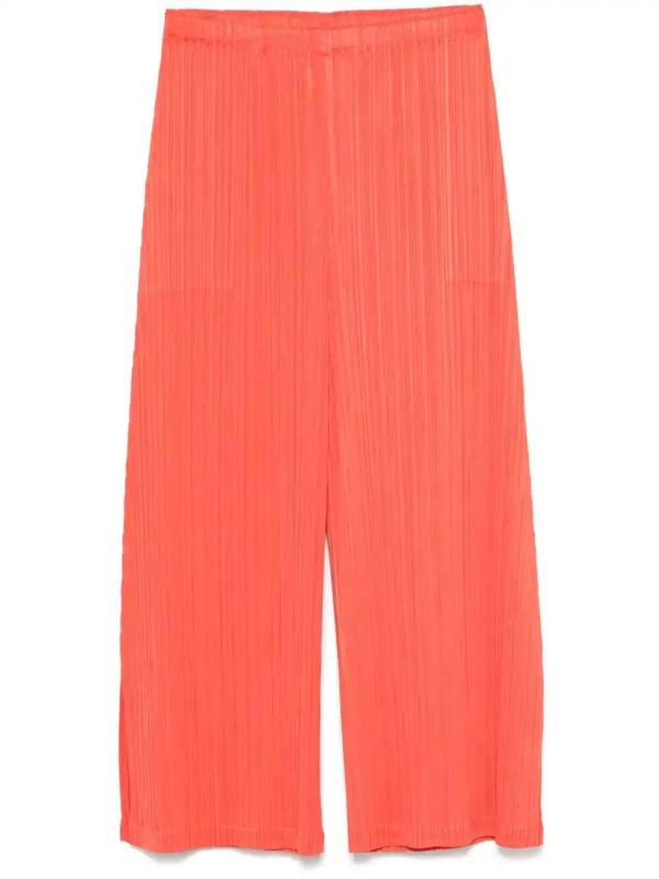 pleated trousers