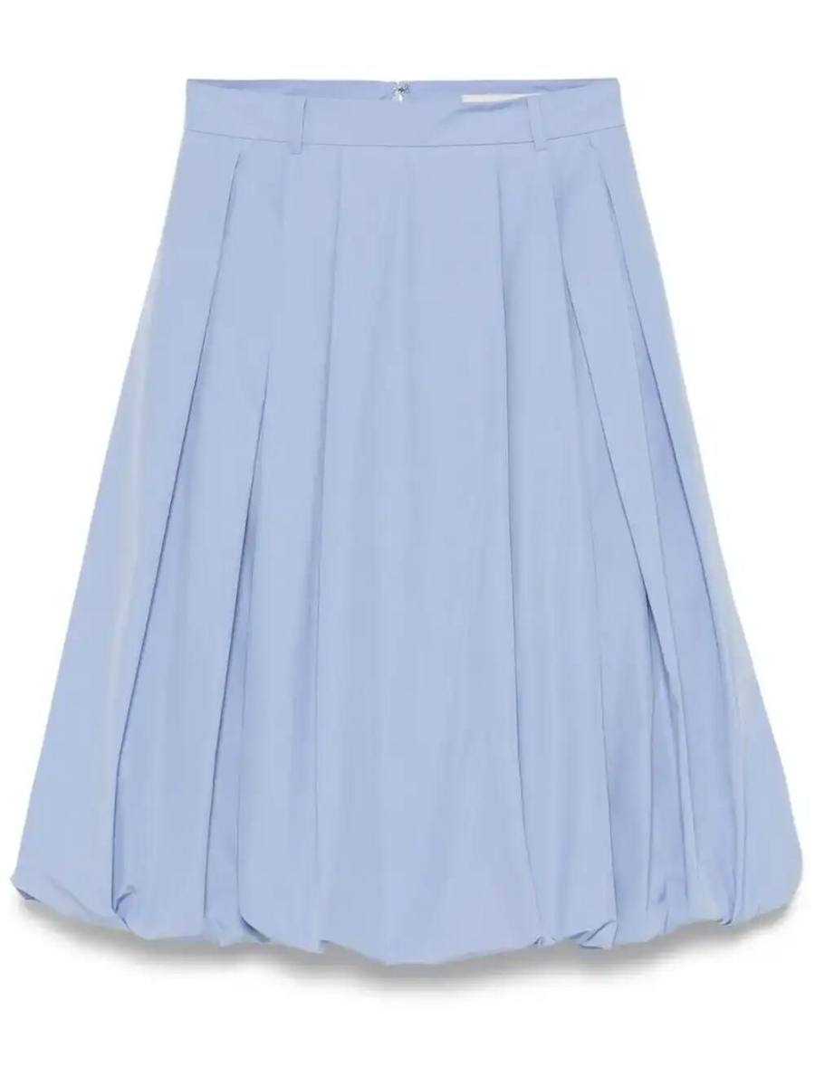 pleated skirt