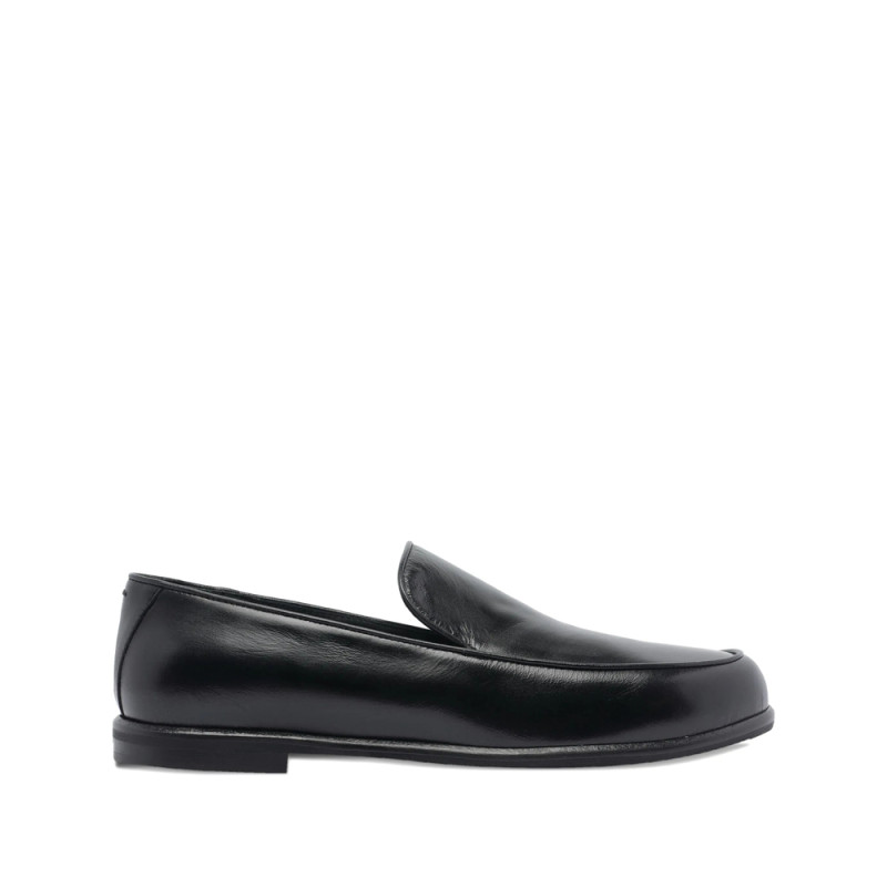 Poeve Round-toe Leather Loafers