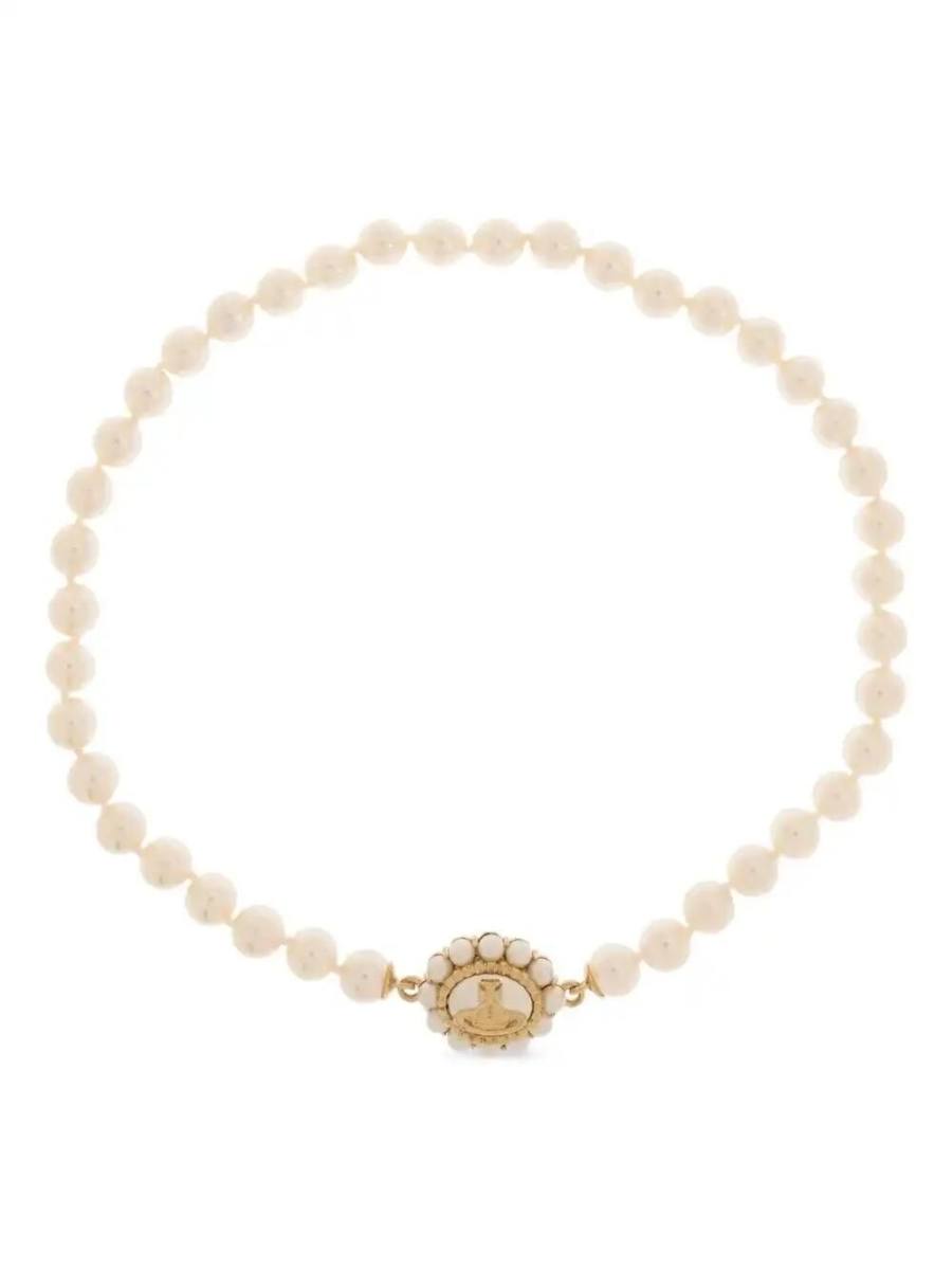 pearl necklace