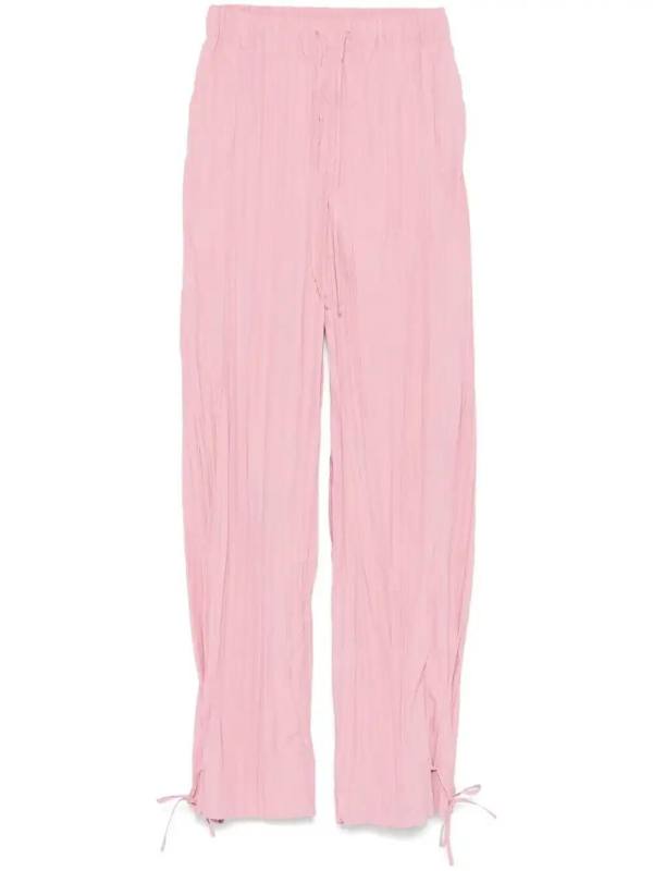 tie-fastening loose trousers