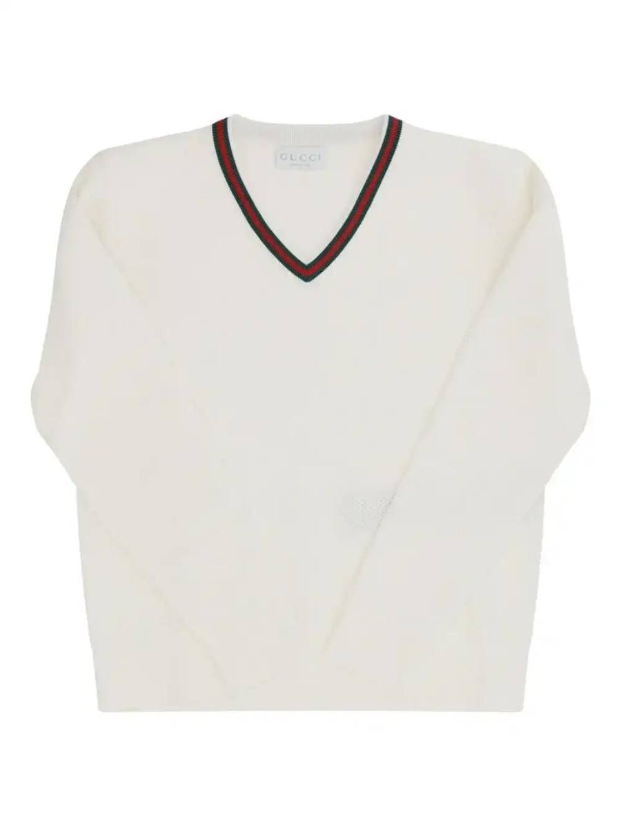 V-neck jumper