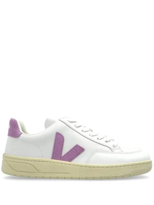 V-10 sneakers