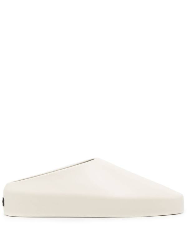 The California 2.0 slippers