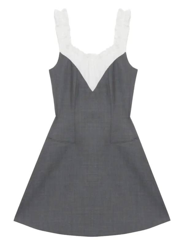 sleeveless dress