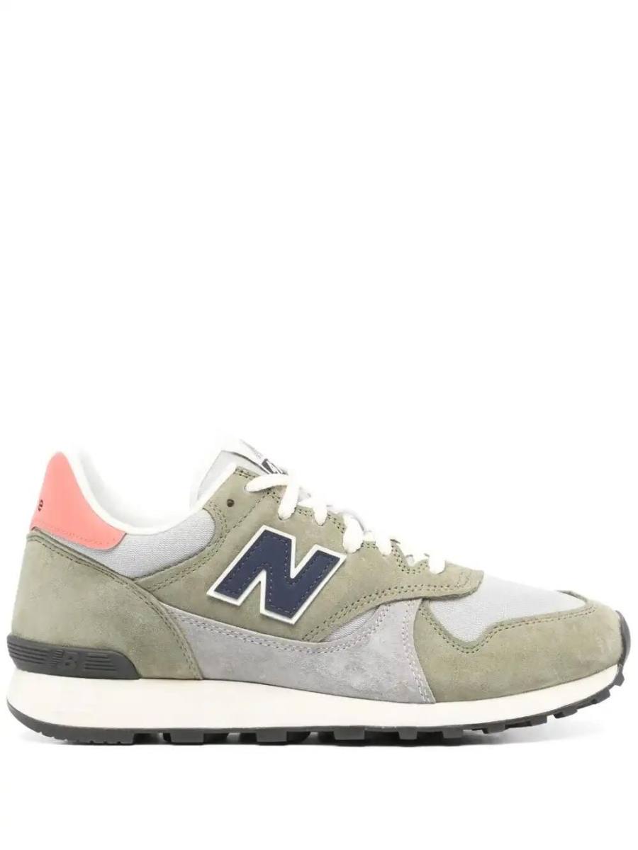 475 sneakers