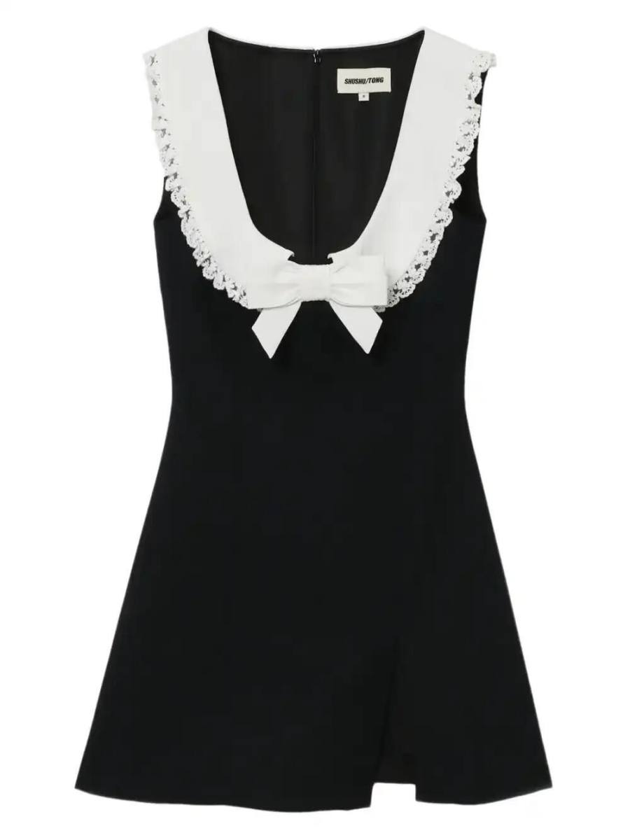 sleeveless dress