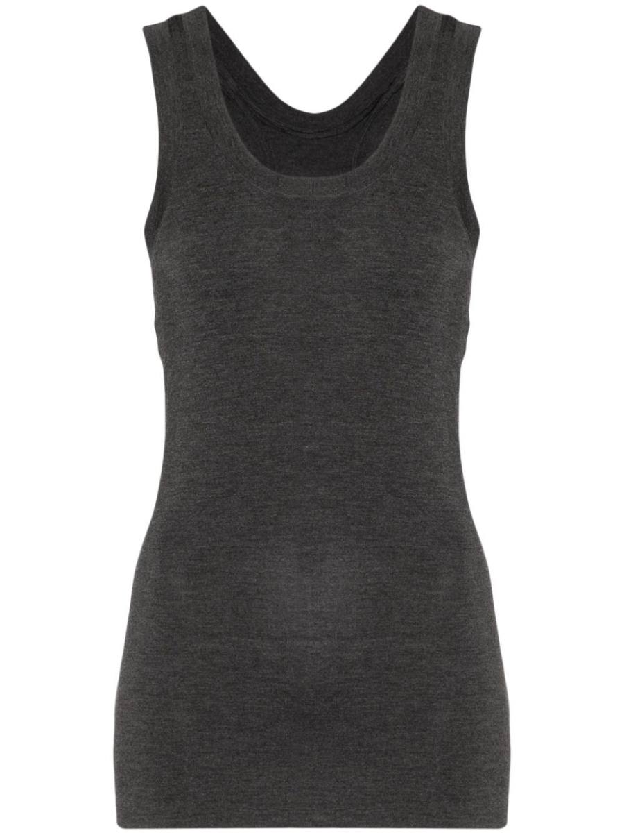 sleeveless tank top