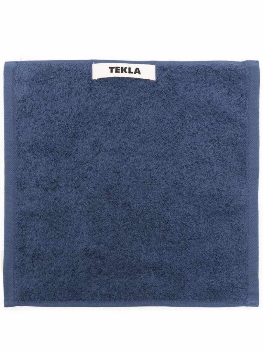 organic-cotton face towel (30cm x 30cm)