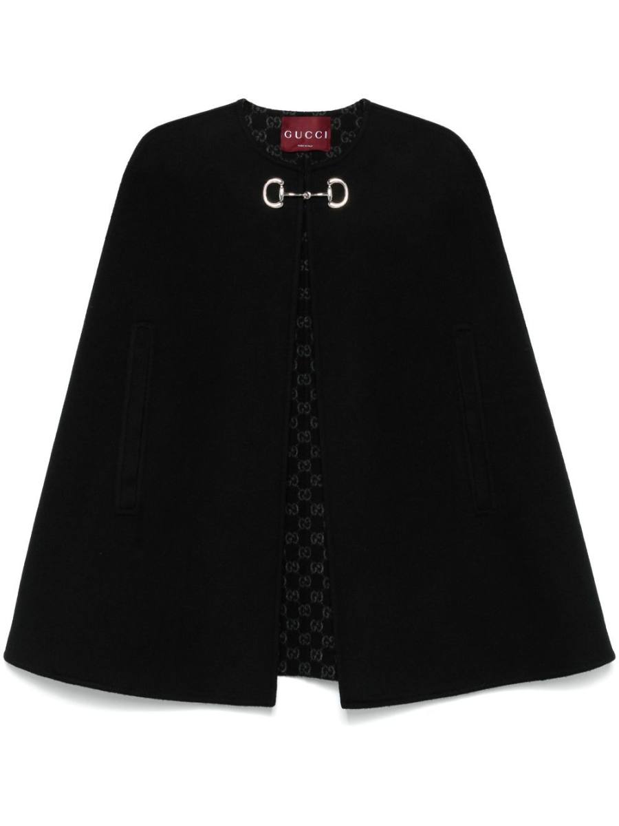 Horsebit cape
