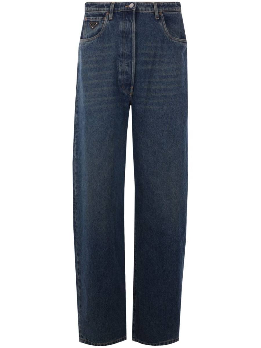 high-waisted jeans