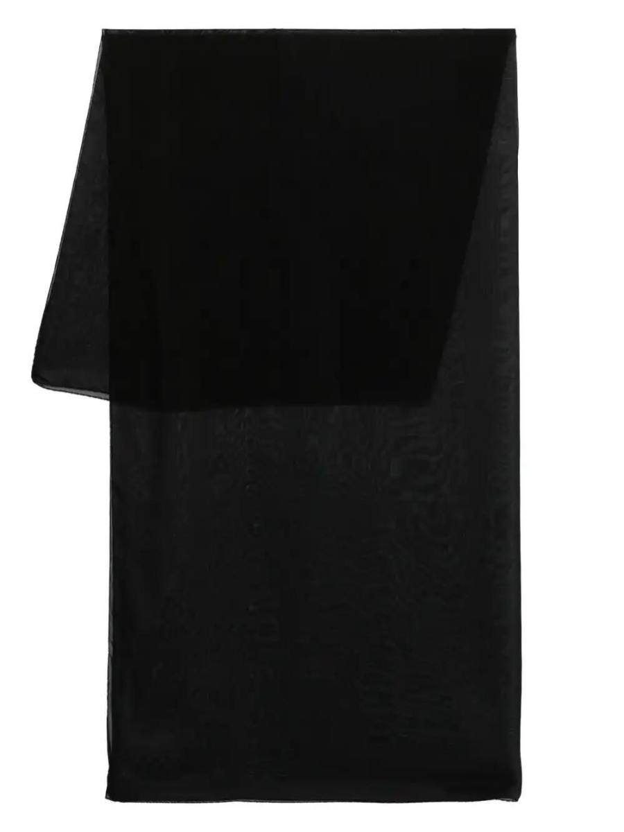 Chic scarf